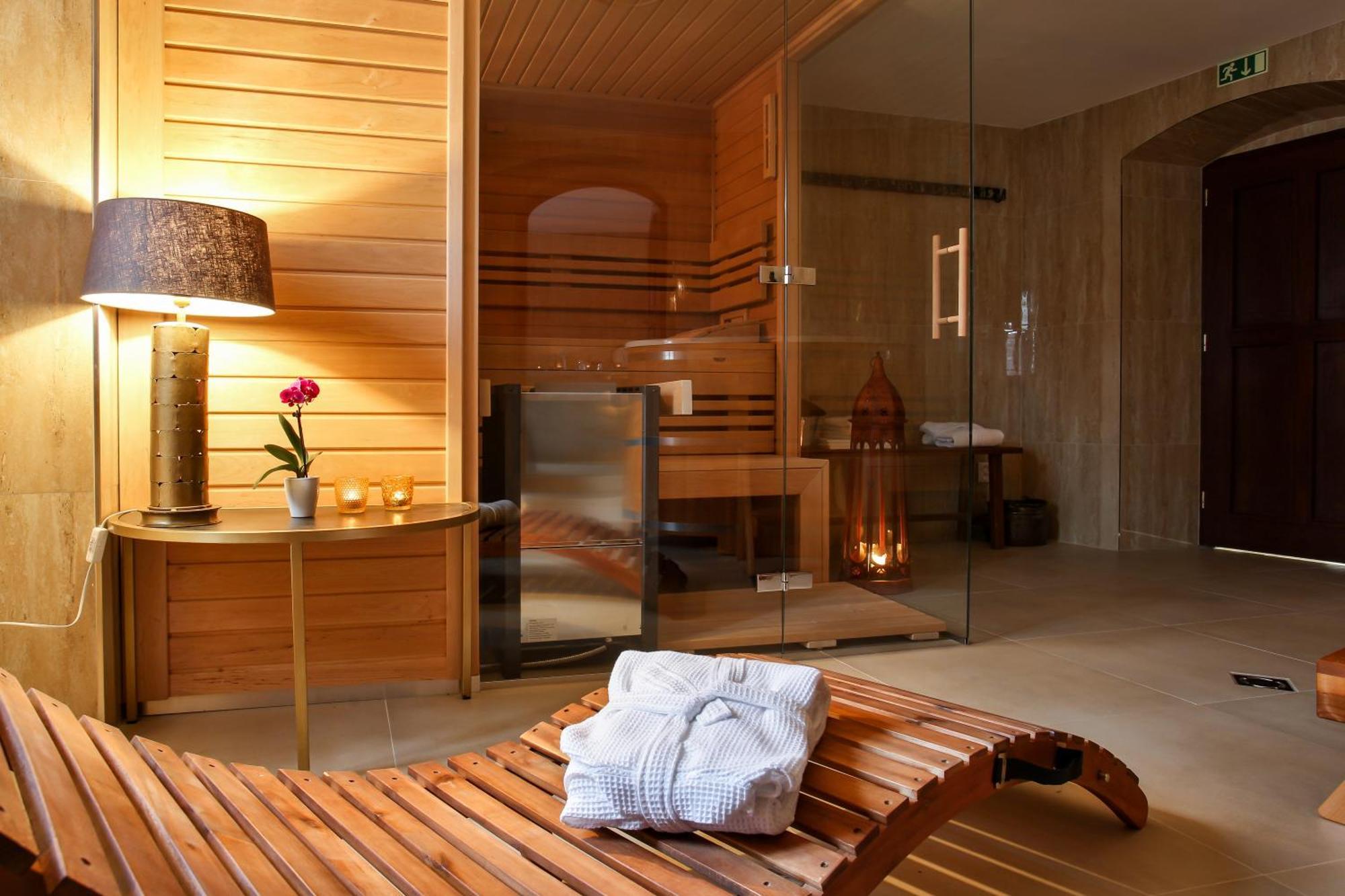 Castle Hotel & Wellness 波杰布拉迪 外观 照片